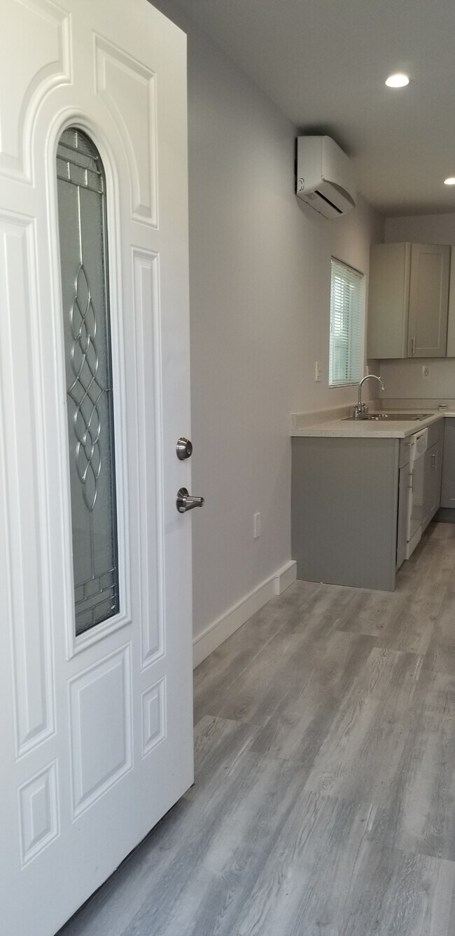 Foto del edificio - 22119 Strathern St
