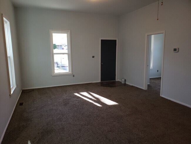 Building Photo - 316 N Taylor St