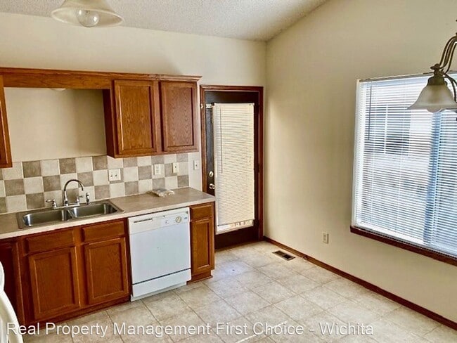 Foto del edificio - 3 br, 2 bath House - 9915 E Kinkaid Circle