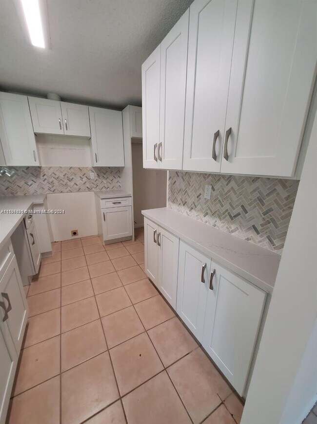 Building Photo - 11742 SW 52nd St