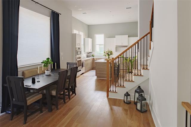 Foto del edificio - 381 E Greenbriar Ln