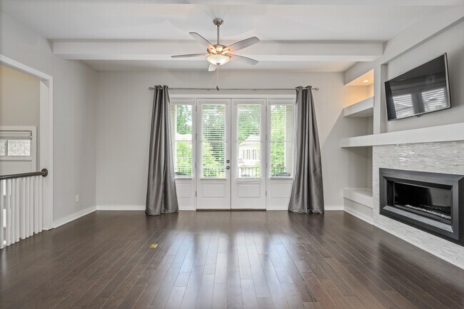Building Photo - 835 Canterbury Overlook