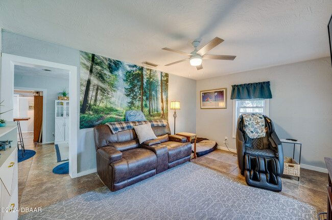 Building Photo - 4850 Spruce Creek Rd
