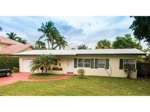 Building Photo - 2613 Sea Island Dr