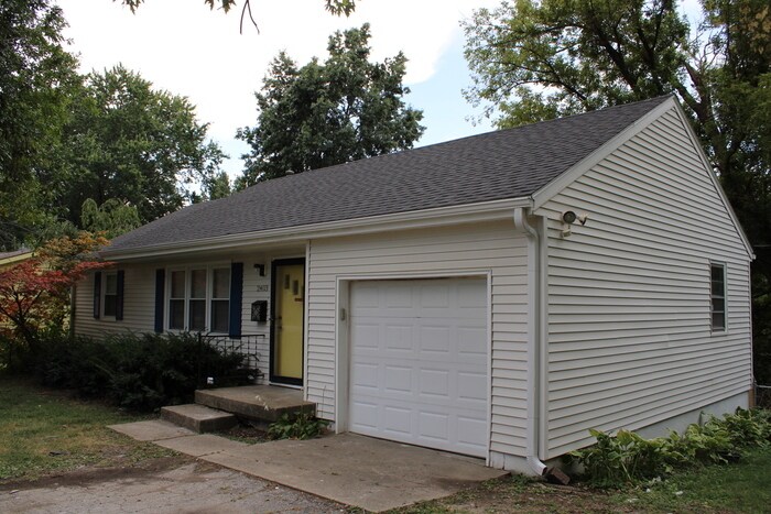 Foto principal - Newly rehabbed 3 bed - 2 full bath in Glad...