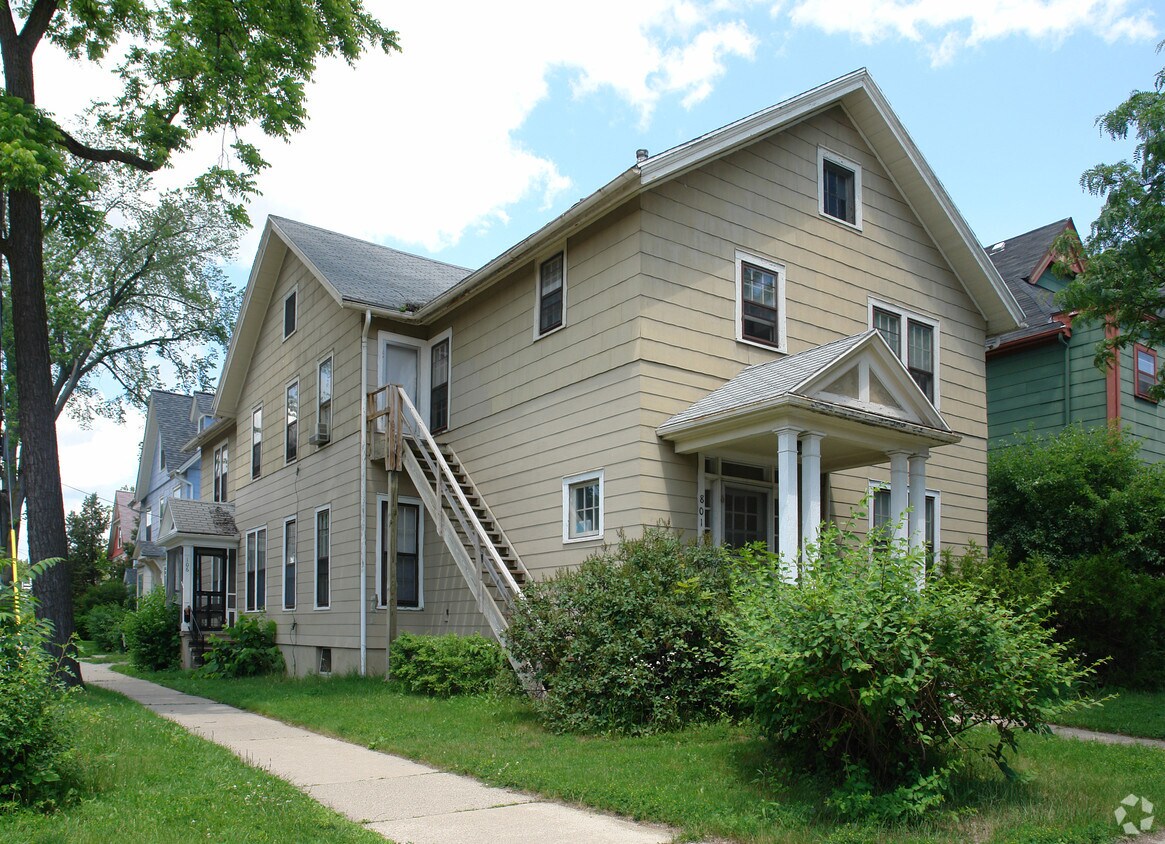 Primary Photo - 801 E Huron St