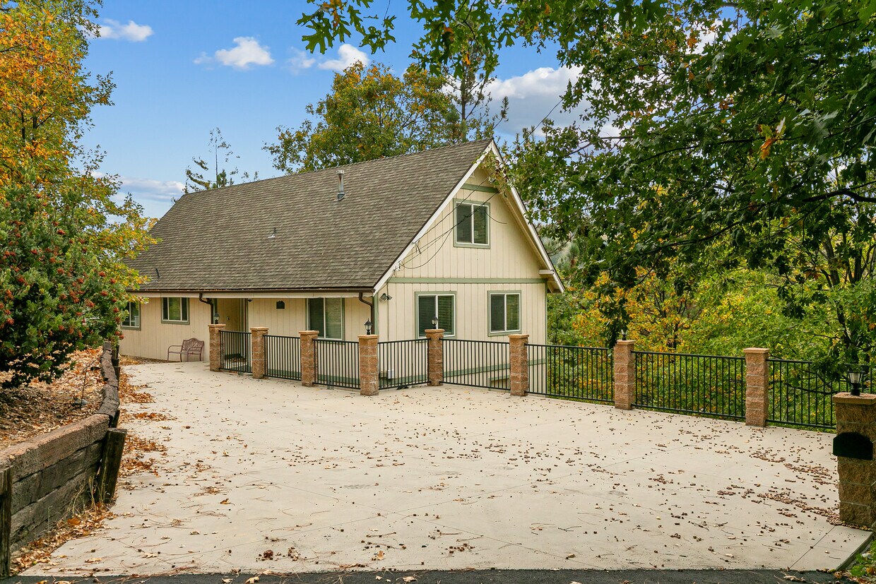 Foto principal - 27687 N Bay Rd