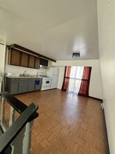 Building Photo - 906 Superior St