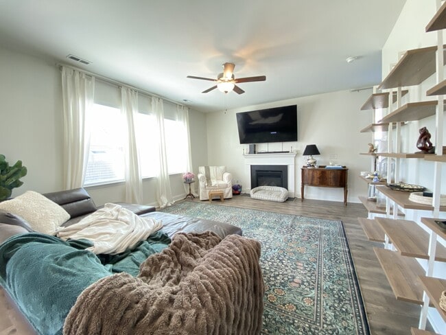 Building Photo - 140 Verdmont Dr