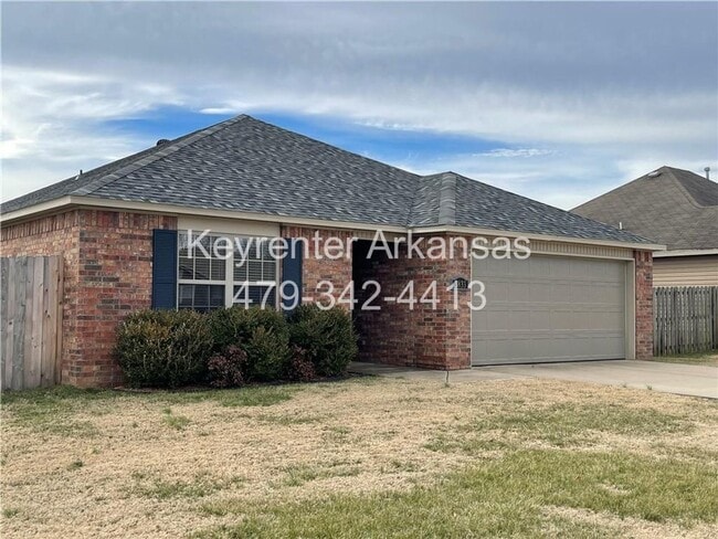 Photo - Spacious 3-Bedroom Springdale Home with Fenced Yard