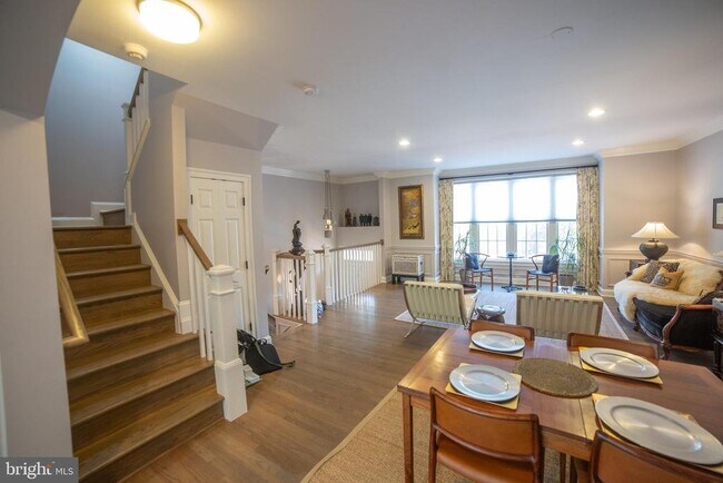 Building Photo - 10679 Yorktown Ct