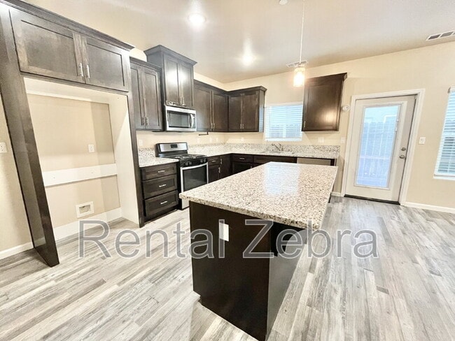 Building Photo - 521 Cadiz Ct