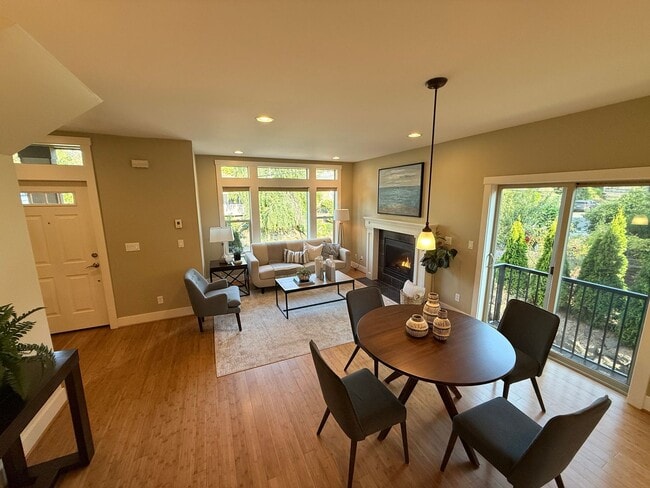 Photo - I'm Gorgeous Inside!  Available Now House