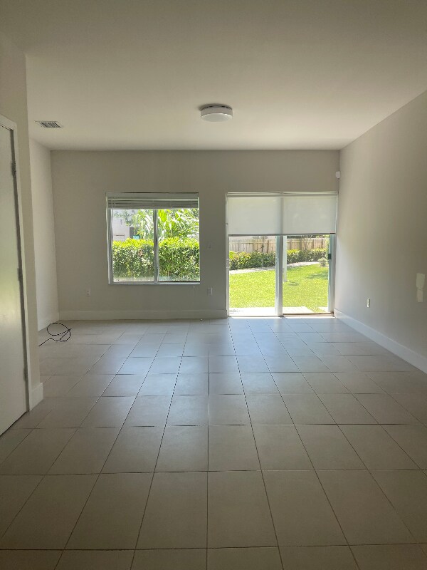 Foto del edificio - 513 NE 121st St