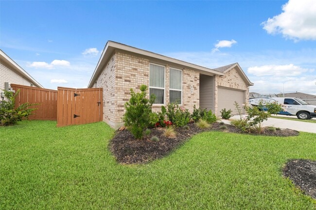 Building Photo - 830 Heaven Dr