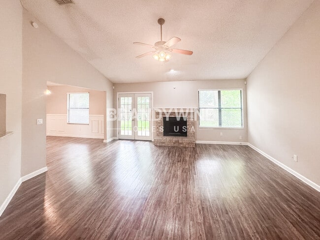 Building Photo - 3847 English Colony Dr N