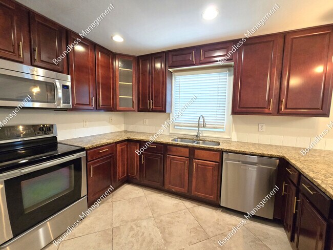 Foto del edificio - 2533 Sylvan Rd