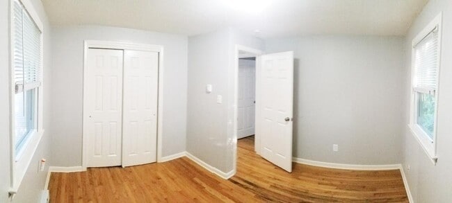 Building Photo - 186 Sheffield Lane