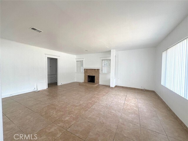 Foto del edificio - 1554 E Woodbury Rd