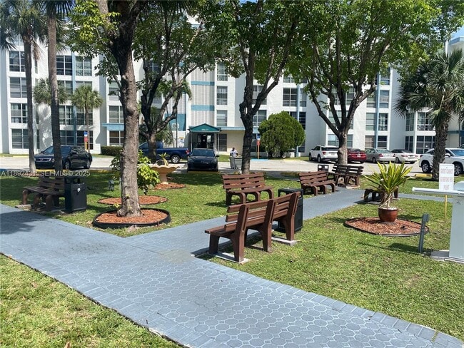 Building Photo - 17620 Atlantic Blvd