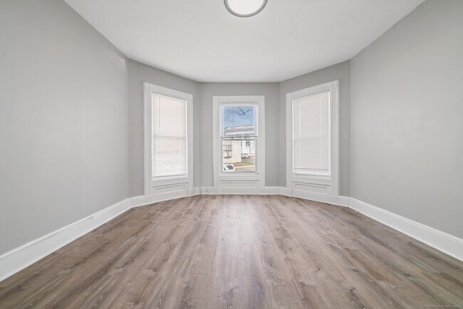 Foto del edificio - 58 Derby Ave