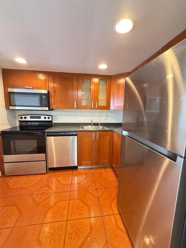 Foto del edificio - 13499 Biscayne Blvd