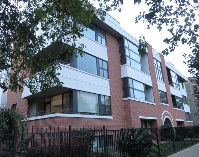 Building Photo - 2065 N Kedzie Ave