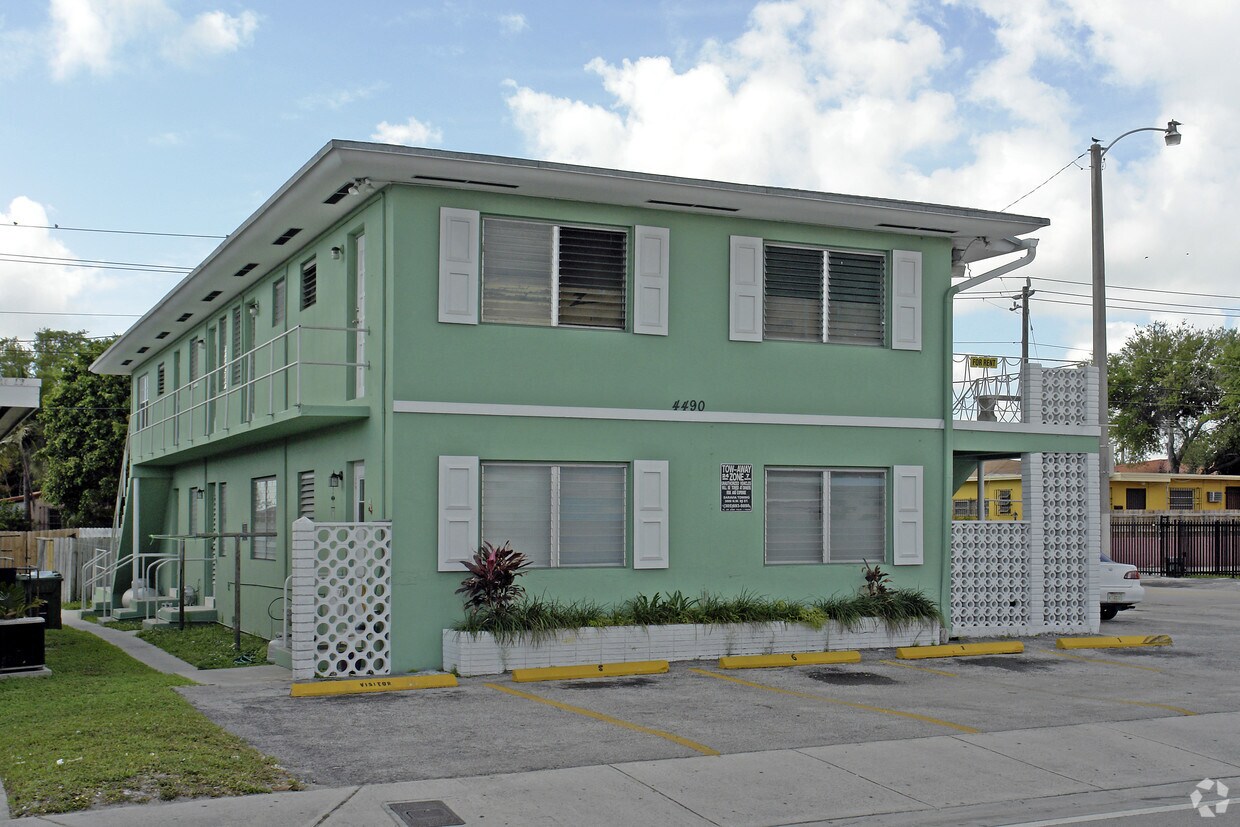 Building Photo - 4490 W Flagler St
