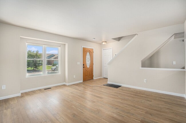 Foto del edificio - Remodeled 3-Bedroom with Central Air & Cov...