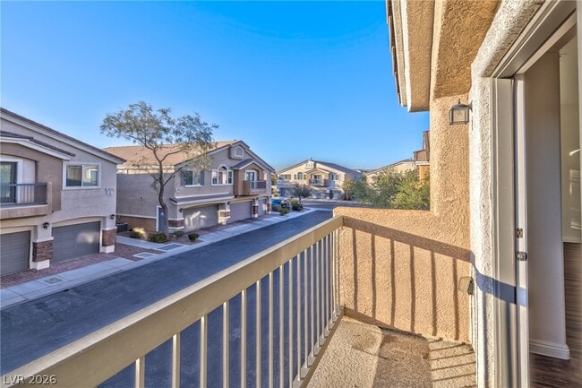 Building Photo - 10096 Sunset Palisades Way