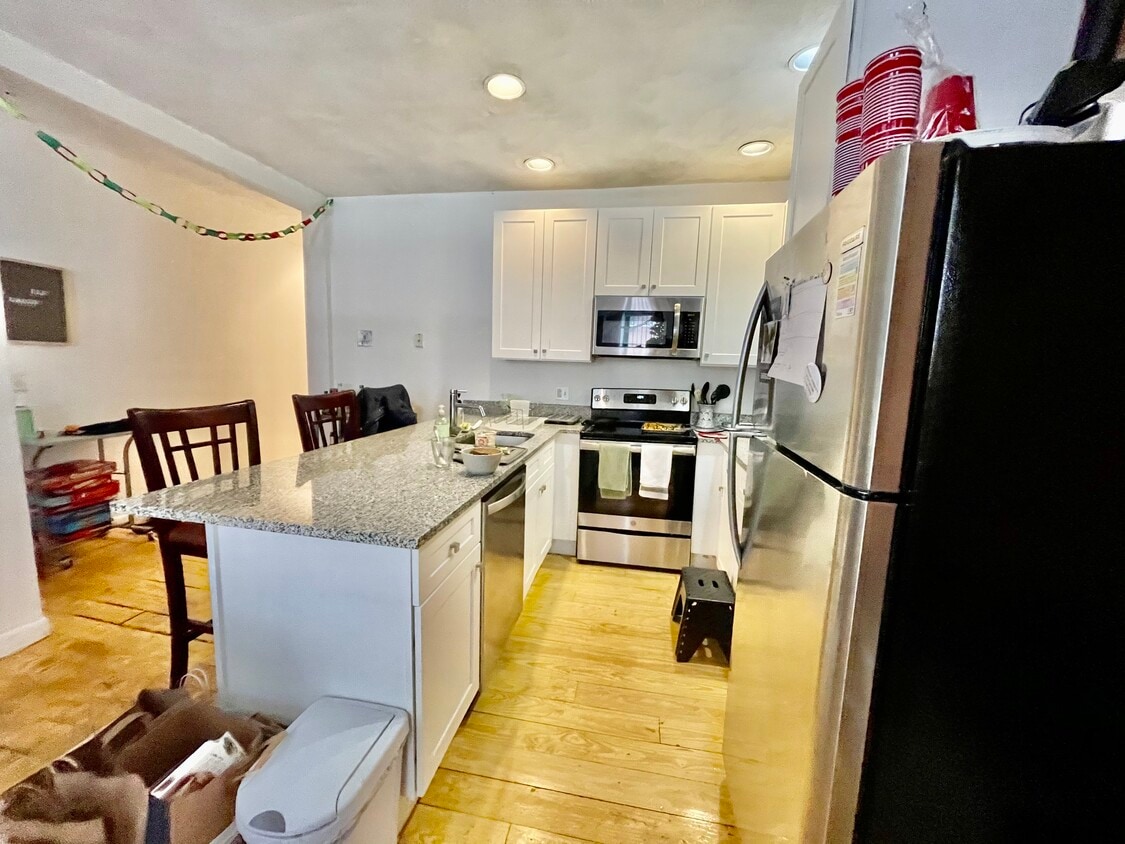 Primary Photo - 610 Columbus Ave