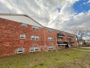 Building Photo - 124 E Highland Ave