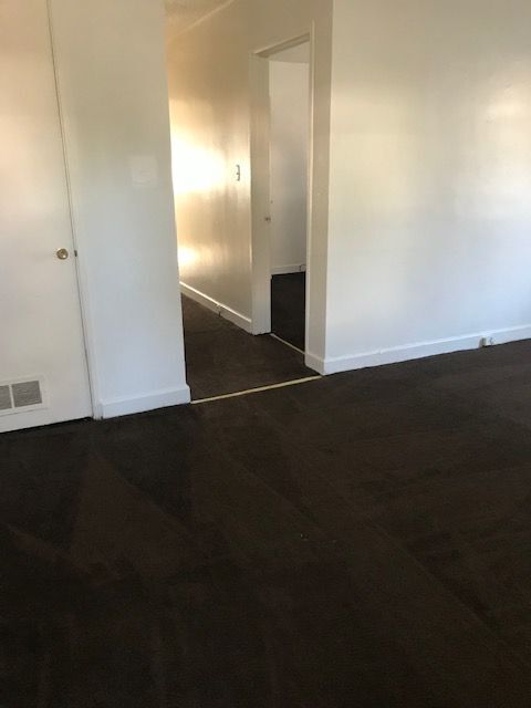 Building Photo - Available Now Cozy Two Bedroom Duplex
