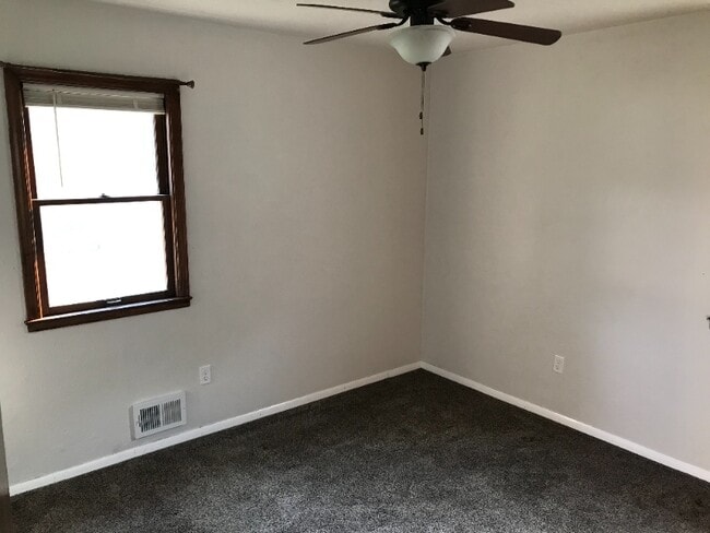 Foto del edificio - 2909 E Claudette Dr