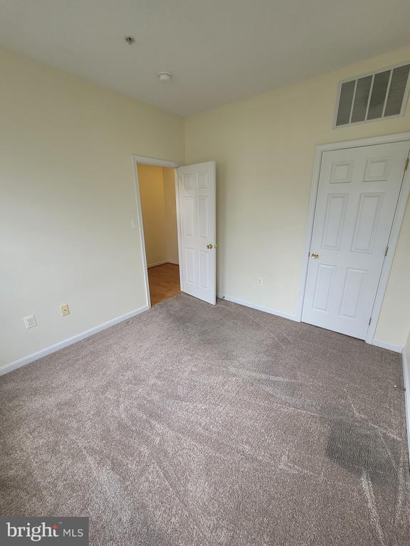 Building Photo - 303 Edelen Station Pl
