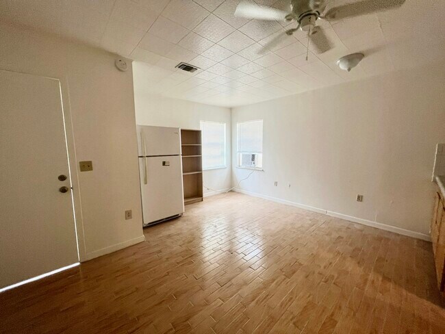 Foto del edificio - 6403 Magnolia Homes Rd