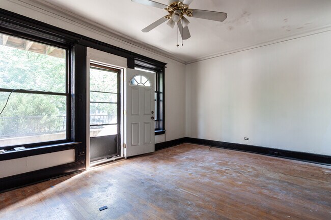 Foto del edificio - 910 W Belle Plaine Ave