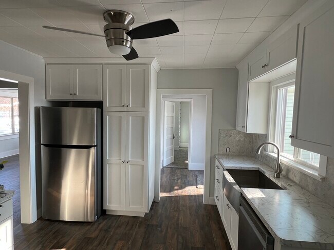 Kitchen - 254 S 200 W