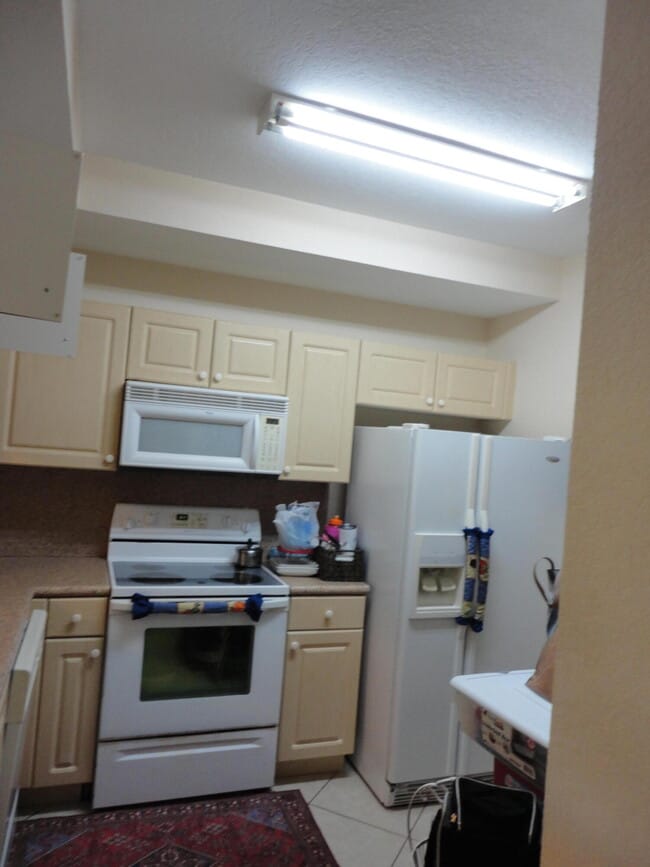 Building Photo - 4723 Lucerne Lakes Blvd