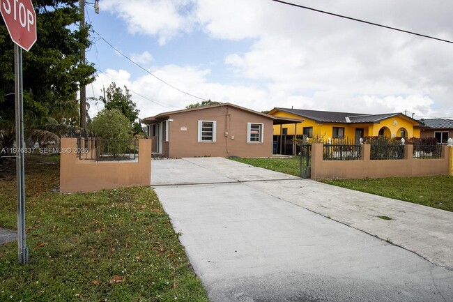 Building Photo - 12061 SW 4th Terrace