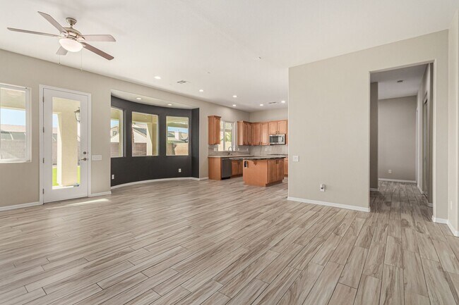Foto del edificio - Anthem Highlands home with energy saving u...