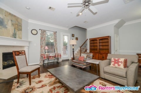 Building Photo - Stunning 3/2.5 townhouse in Royal Oaks Court