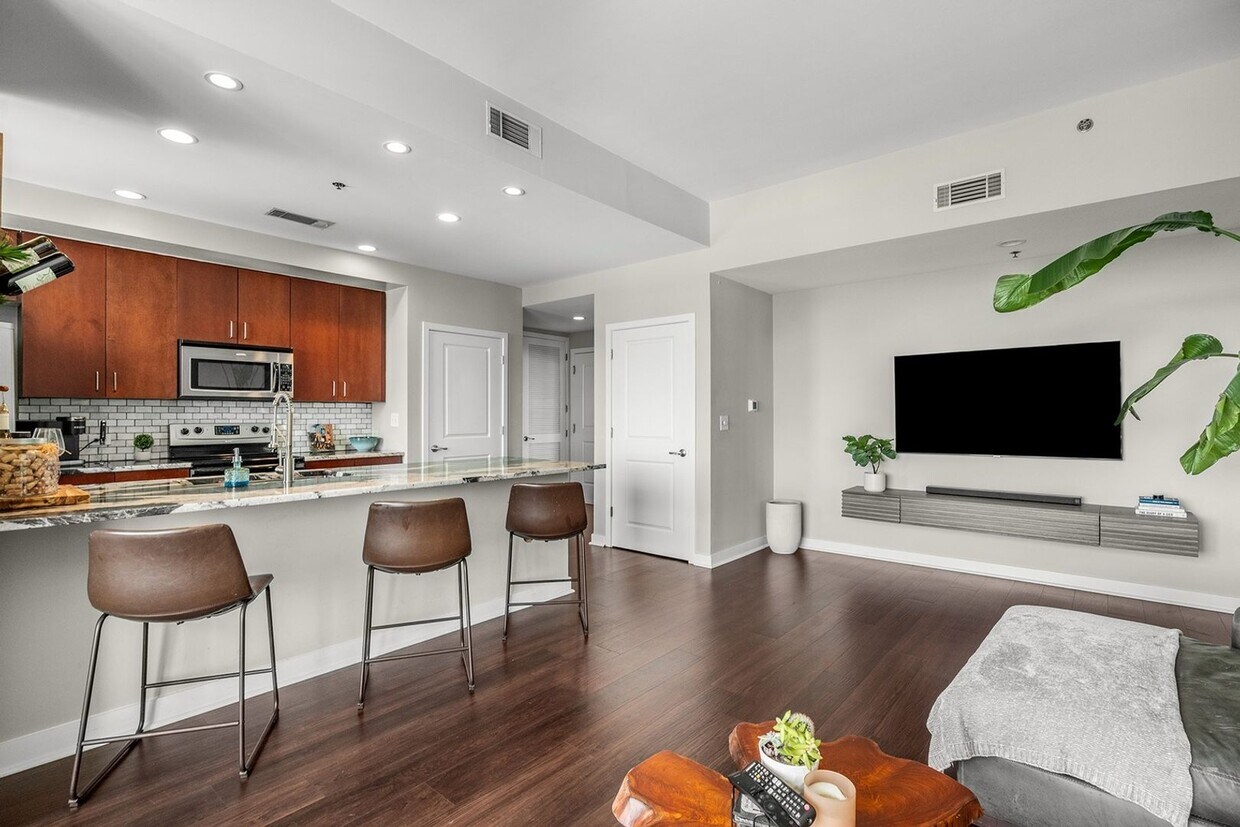 Primary Photo - Charming 2BR Condo in Midtown Atlanta
