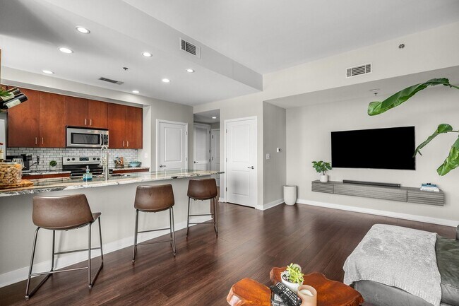 Foto del edificio - Charming 2BR Condo in Midtown Atlanta