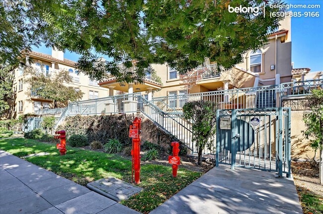 Building Photo - 952 S 11th St