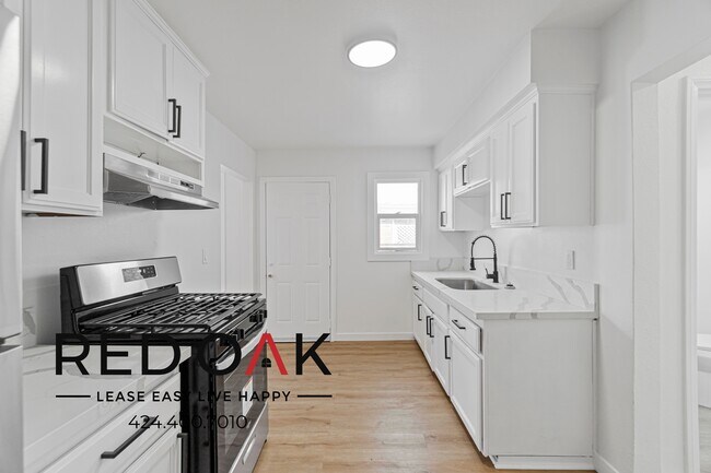 Foto del edificio - ~1 Month FREE~ Fabulous One Bedroom Featur...