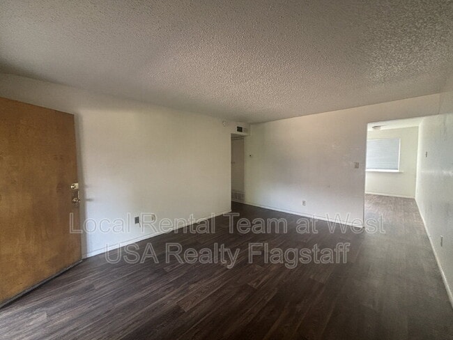 Photo - 2219 E Dortha Ave Apartment