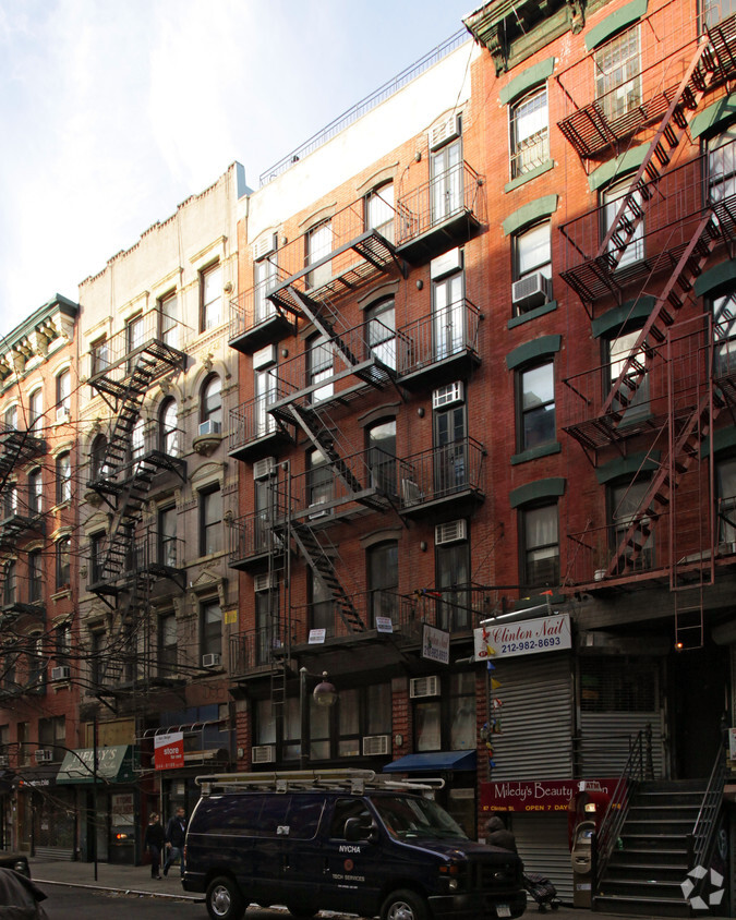 Building Photo - 89 Clinton St