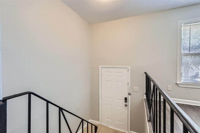 Foto del edificio - 917 Montclair Drive
