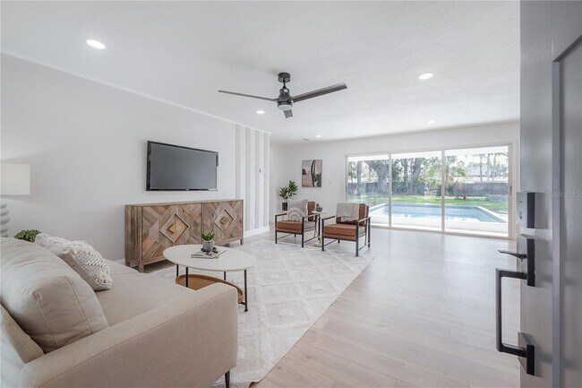 Foto del edificio - 3701 Shore Acres Blvd NE